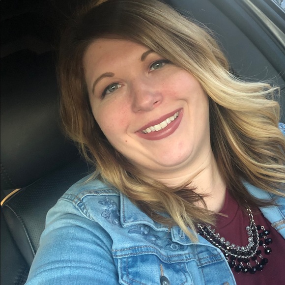 Meet your Posher, Jillian - Picture 1 of 1